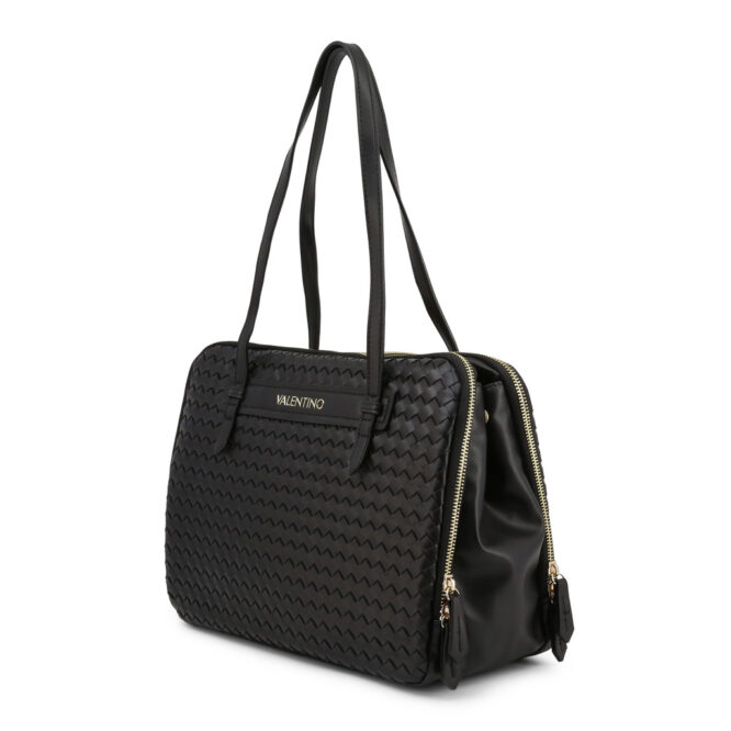 Дамска чанта в черен цвят с метална табелка